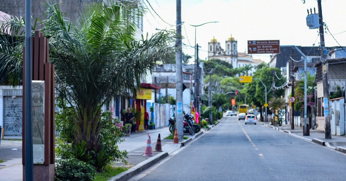 prefeitura-registra-investimento-de-r$-200-mil-em-restauracao-de-pecas-artisticas-apos-vandalismo-em-salvador
