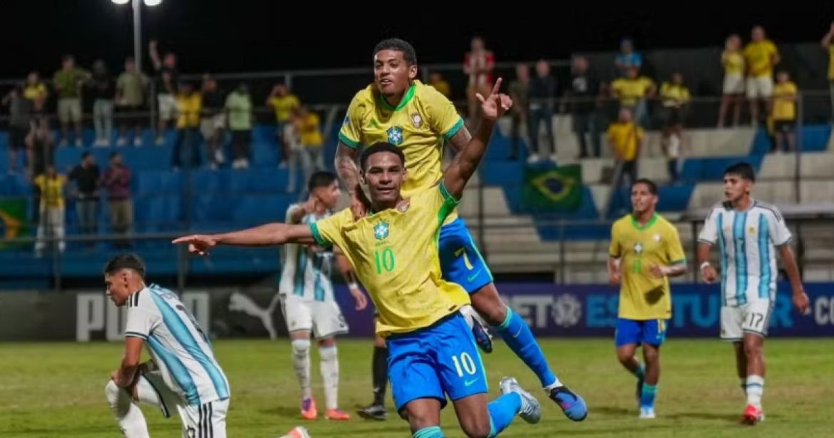 conmebol-suspende-por-quatro-meses-jovem-da-selecao-que-imitou-macaco-em-protesto-contra-racismo