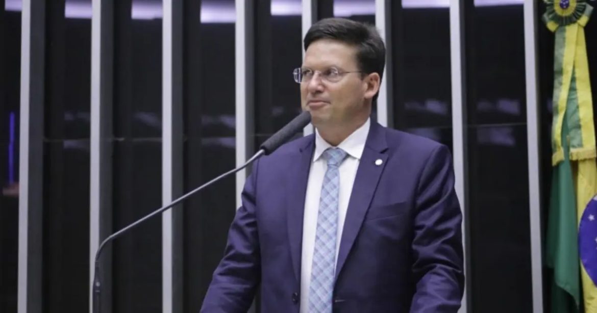 joao-roma-elogia-classificacao-de-pcc-e-cv-como-terroristas-e-diz-que-bahia-e-“retrato-da-tragedia-causada-pelas-faccoes”