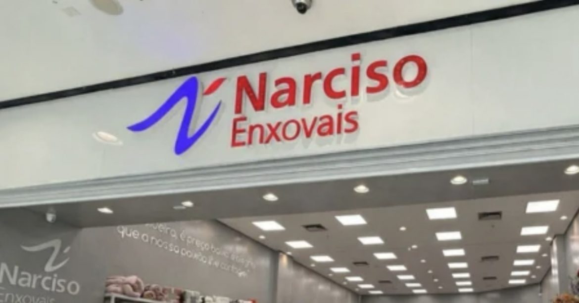 video:-“racistas-ridiculos”:-cliente-diz-que-foi-perseguido-e-revistado-por-funcionario-ao-sair-de-loja-em-shopping-de-salvador