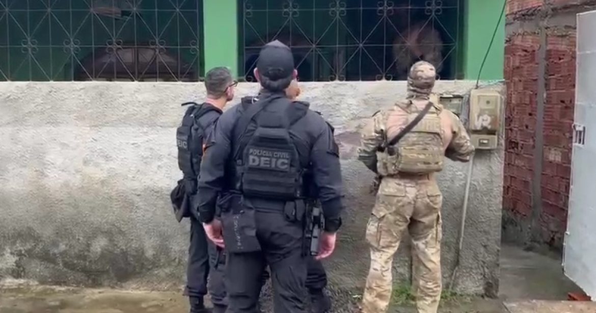 integrante-do-baralho-do-crime-e-preso-apos-fazer-companheira-e-filhos-refens-em-lauro-de-freitas