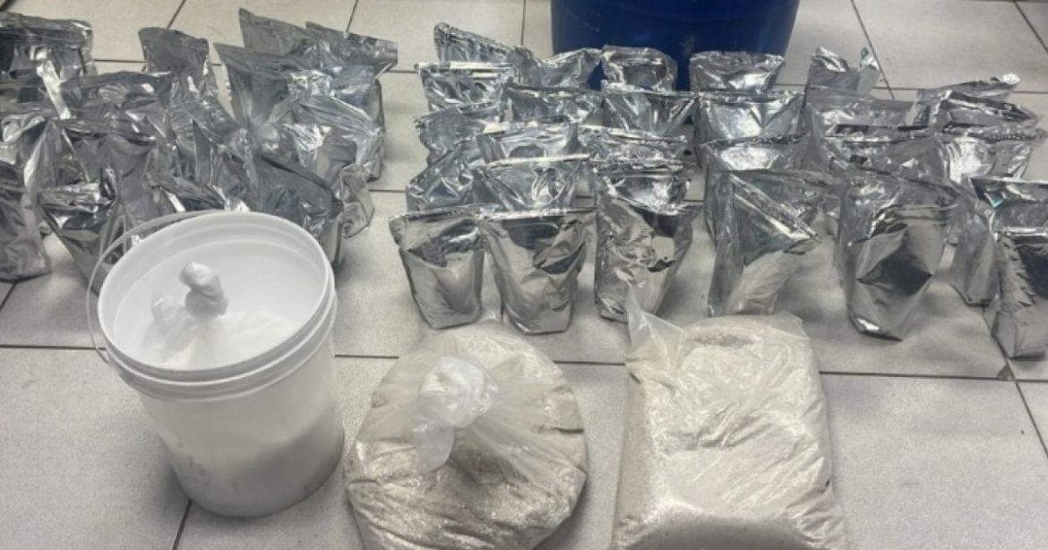 policia-apreende-37-kg-de-cocaina-avaliados-em-r$-1,4-milhao-em-feira-de-santana