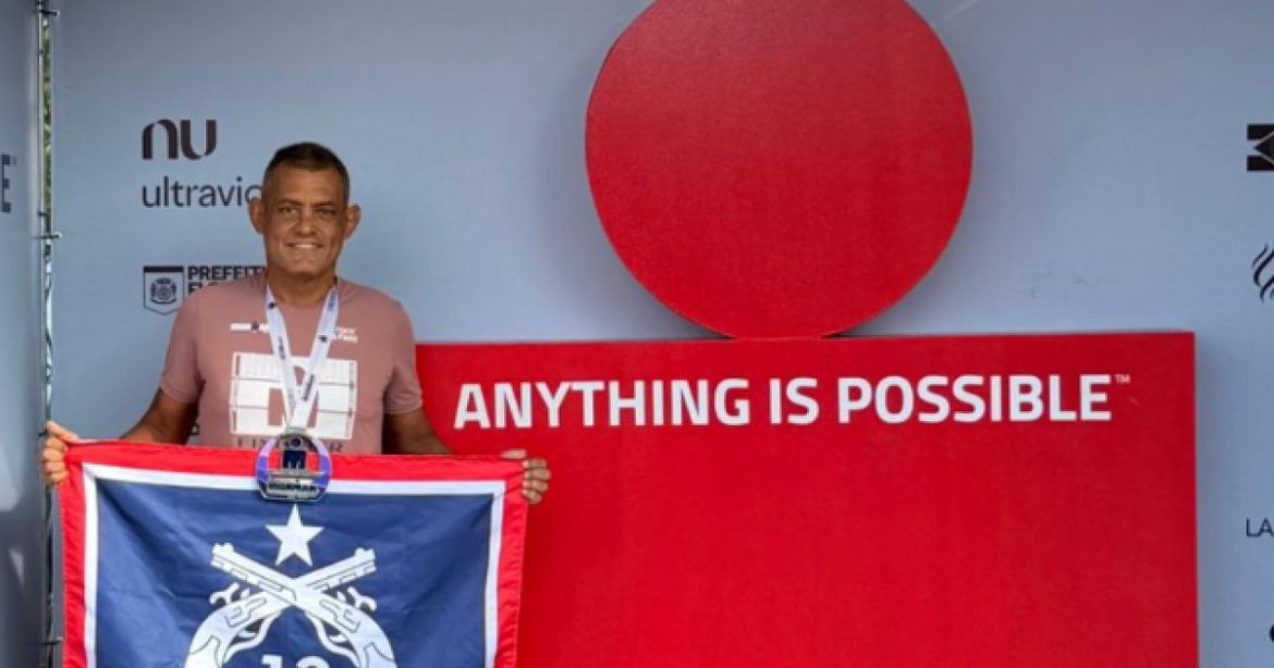 tenente-coronel-da-pm-da-bahia-completa-terceiro-ironman-em-6-anos-e-leva-esposa-para-a-primeira-prova:-“indescritivel”